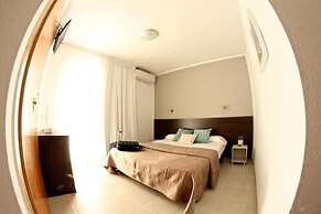 HOSTAL TAHITI RS
