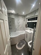 Impeccable 3-bed House in York