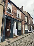 Macclesfield Lodge