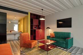Manifest Restaurant and Hotel