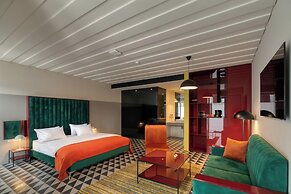 Manifest Restaurant and Hotel
