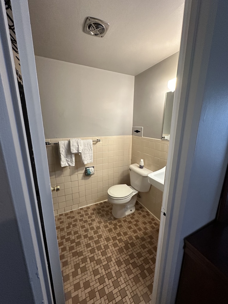 Budget Inn