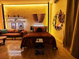 Golden Studio By Paradox