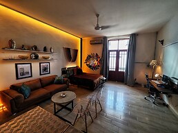 Golden Studio By Paradox