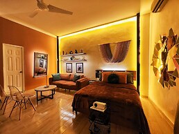 Golden Studio By Paradox