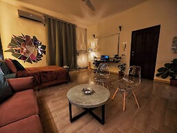 Golden Studio By Paradox