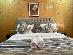 Snow Range Cottage