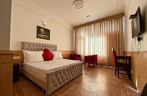 Snow Range Cottage