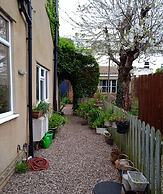 Captivating 2-bed Hideaway Apartment in Gloucester