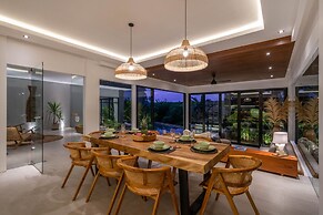 Villa Luna - 4BR in Pererenan