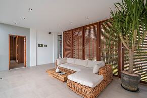Villa Luna - 4BR in Pererenan