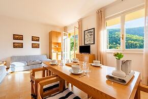 Peaceful Apartment In Deiva Marina