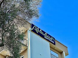 Akhdar Apartments
