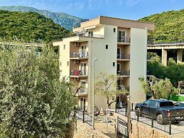 Akhdar Apartments