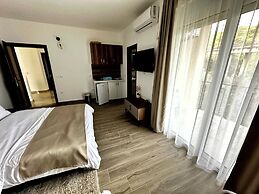 Akhdar Apartments