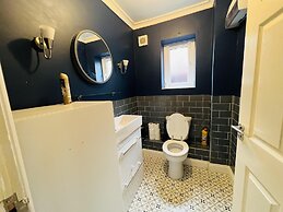 Charming 3-bed House in Levenshulme, Manchester