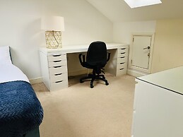 Charming 3-bed House in Levenshulme, Manchester
