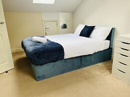 Charming 3-bed House in Levenshulme, Manchester