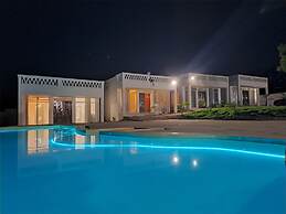 Cave Diani Studio Apartments