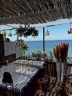 Simirna Sahil Otel