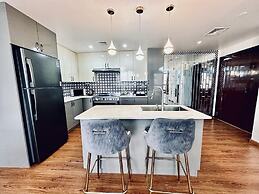 3BR Luxury Apartment Sea View