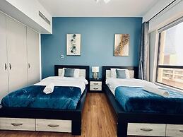 3BR Luxury Apartment Sea View