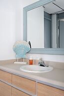 Marina Beach 2 Bd Oceanfront Pool Parking