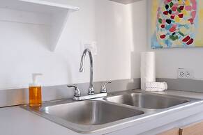Marina Beach 2 Bd Oceanfront Pool Parking