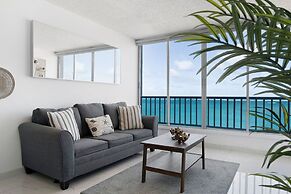 Flamenco Beach 2BDR Oceanfr Pool Parking