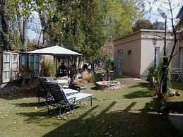 Dark Green House - Chacras de Coria