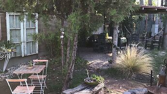 Dark Green House - Chacras de Coria
