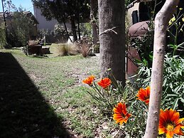 Dark Green House - Chacras de Coria