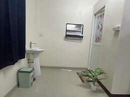 2B Cozy Hostel