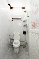 2B Cozy Hostel