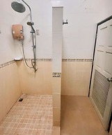 2B Cozy Hostel