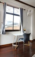 2B Cozy Hostel