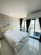 arunsakhon luxury condo
