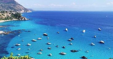 BLOOM Tropea