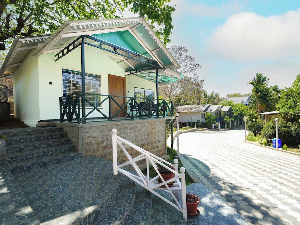 MGM Whispering Wind's Yelagiri