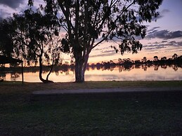 Lakeside Holiday Park