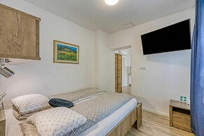 Jantar Apartments