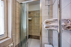 Jantar Apartments