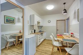 Jantar Apartments