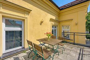 Jantar Apartments