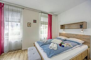 Jantar Apartments
