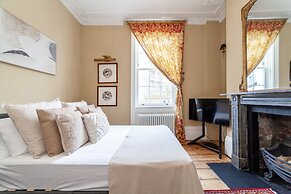 Modern & Stylish House in Deptford