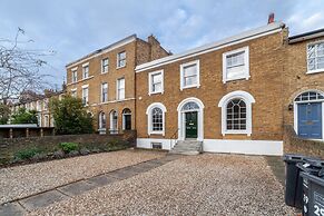 Modern & Stylish House in Deptford