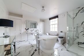 Modern & Stylish House in Deptford