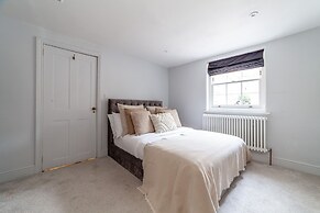 Modern & Stylish House in Deptford