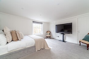 Modern & Stylish House in Deptford